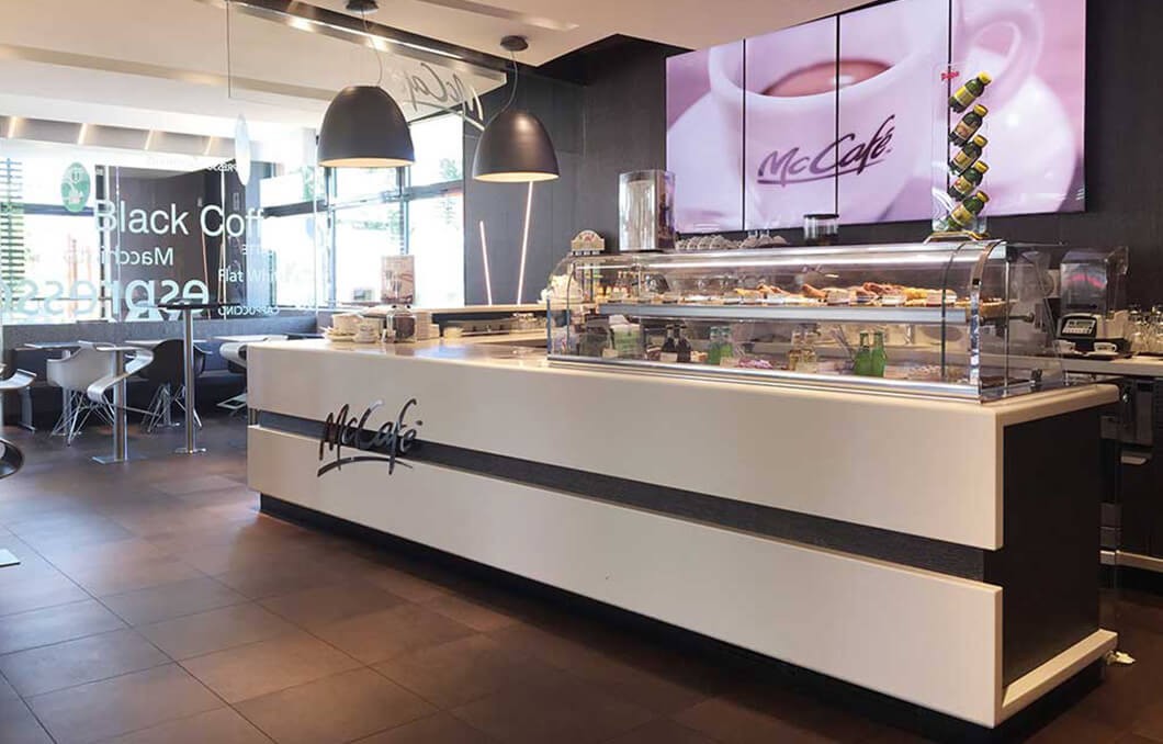 McDonald's compie vent'anni in Italia e apre il suo primo McCafé