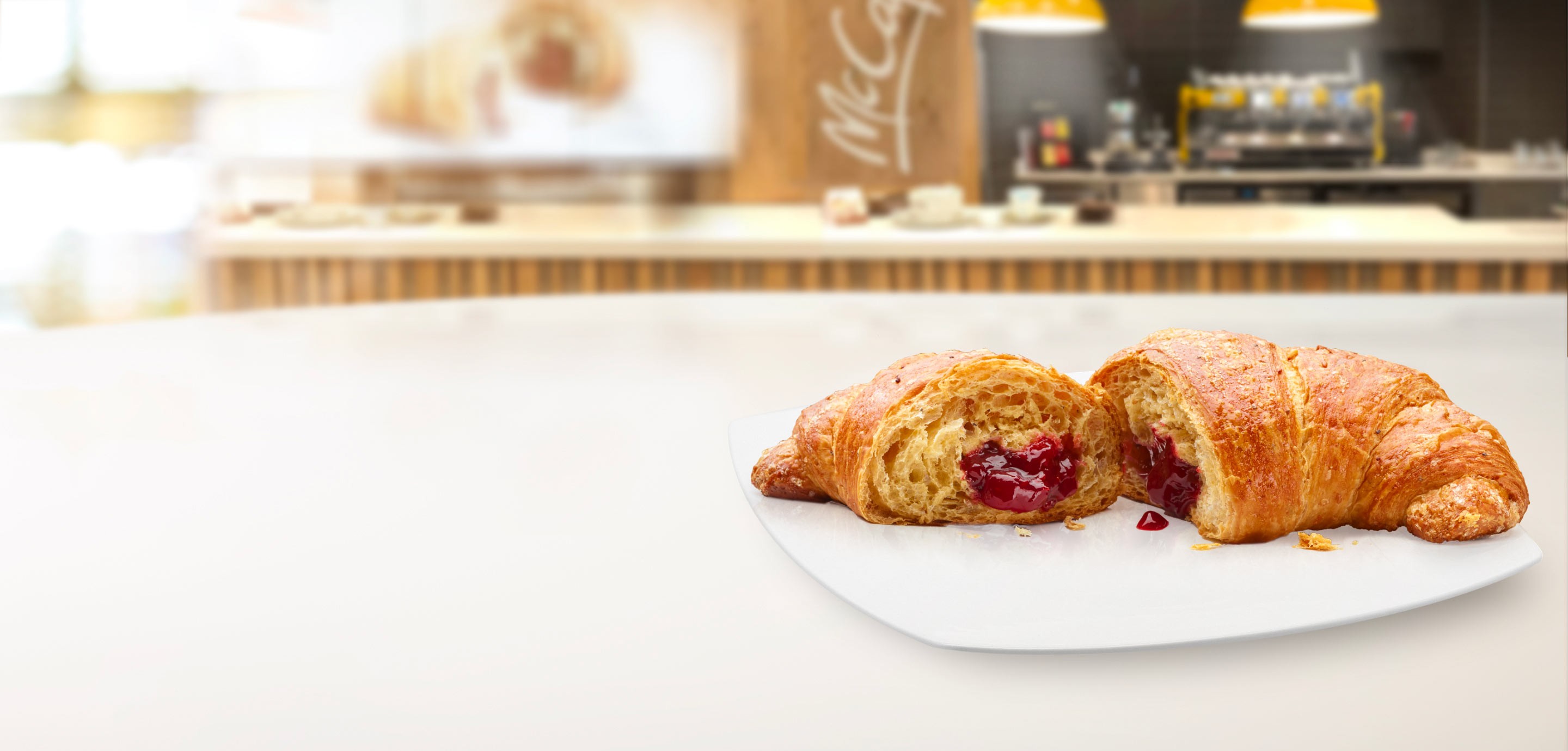 Croissant cereali e frutti di bosco