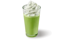 Hot Coconut Matcha latte con panna